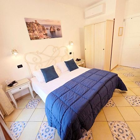 Hotel Cala Marina Castellammare del Golfo Exterior photo
