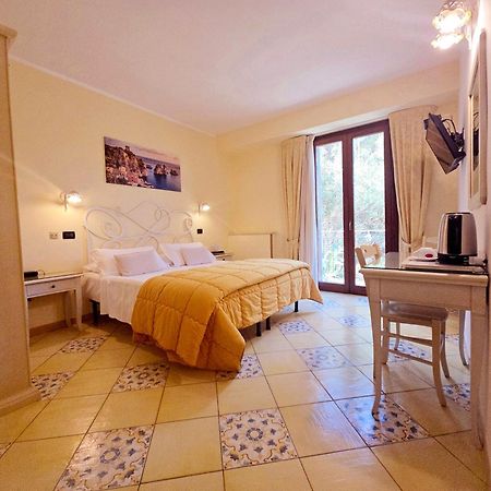 Hotel Cala Marina Castellammare del Golfo Exterior photo