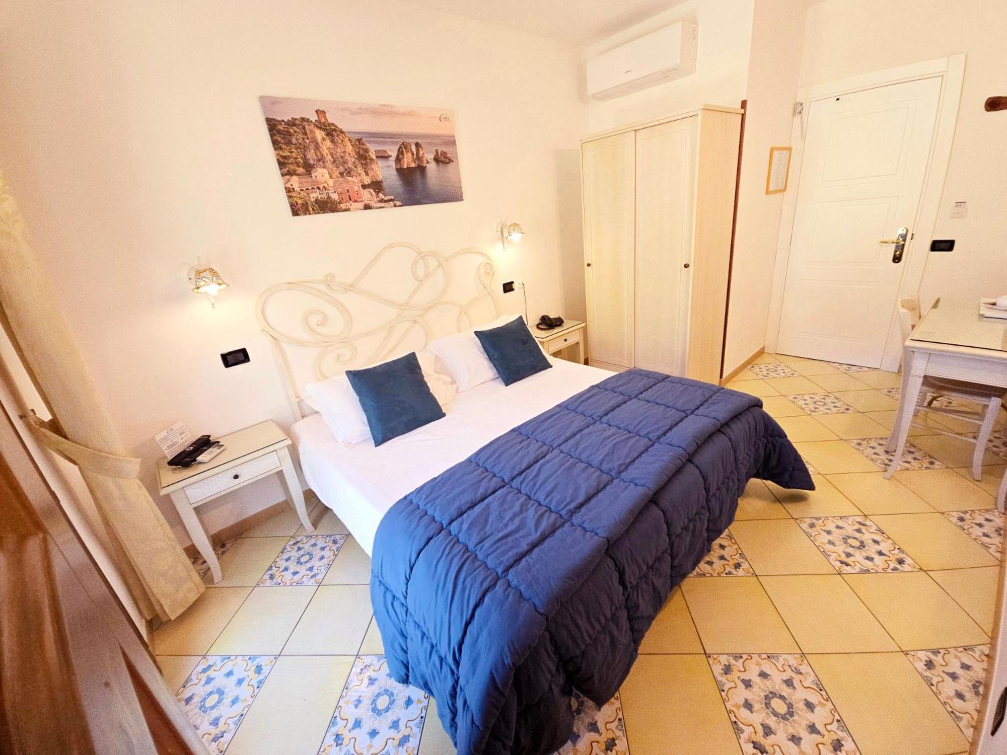 Hotel Cala Marina Castellammare del Golfo Exterior photo