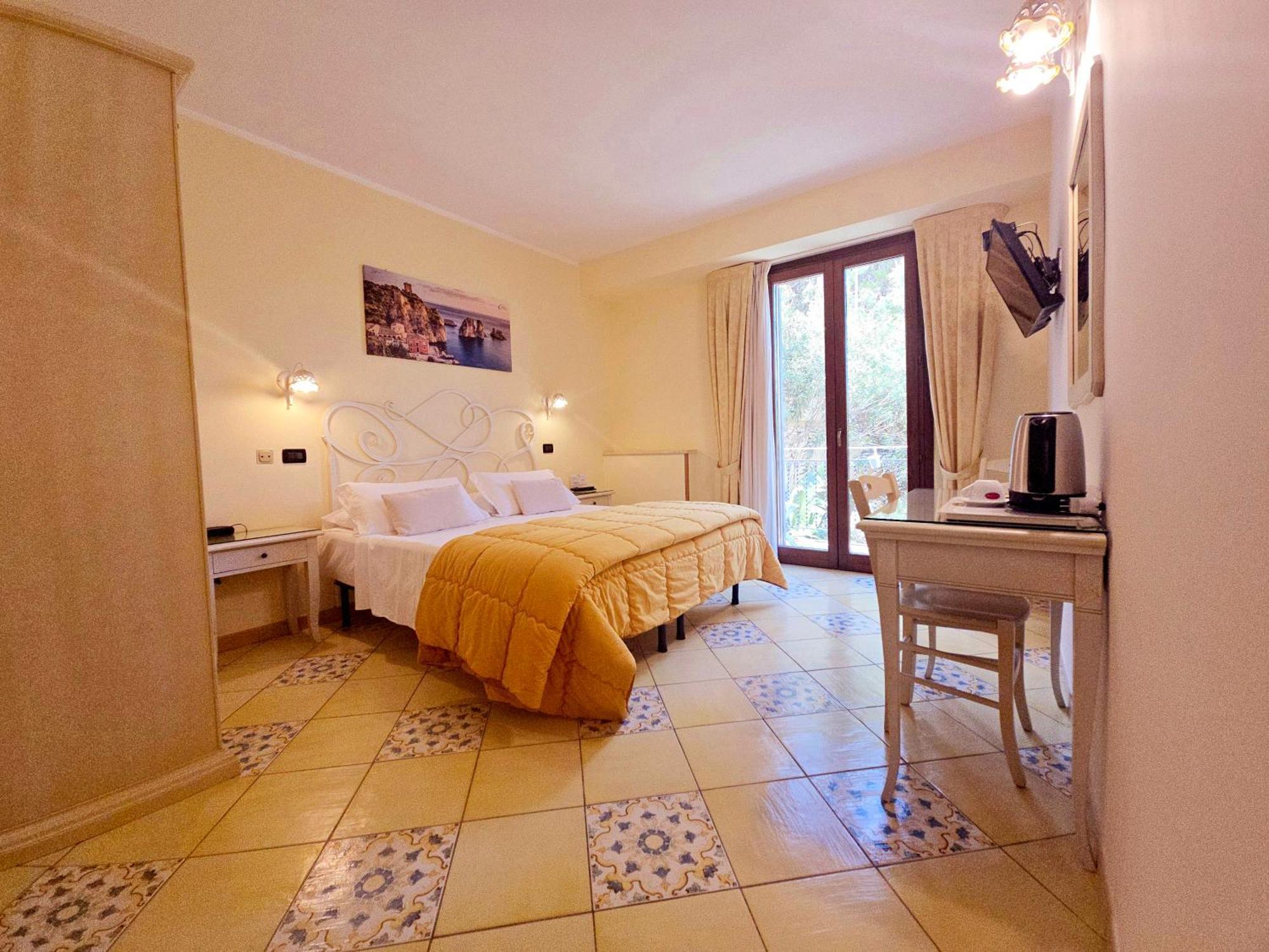 Hotel Cala Marina Castellammare del Golfo Exterior photo